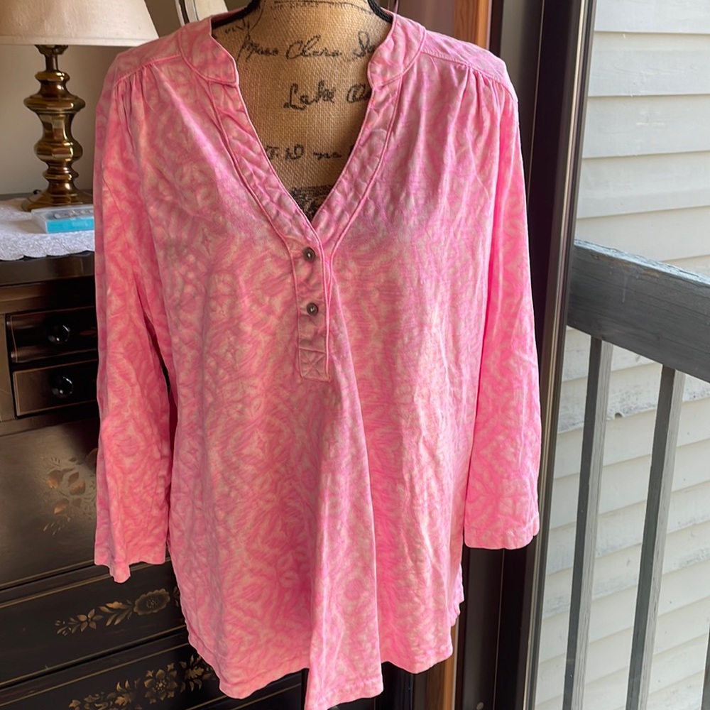 Fresh Produce 1X…3/4 sleeves….can be buttoned as well. Pink & white